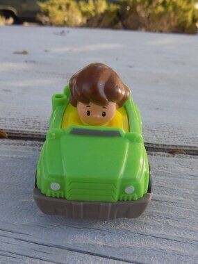 FISHER PRICE GIRL IN TOW TRUCK, FP Little People Cake Topper 2014 *